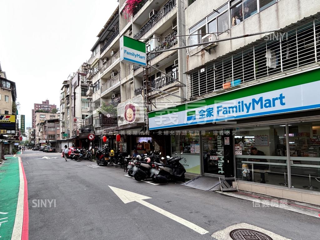 具未來潛力仁愛圓環旁店面房屋室內格局與周邊環境