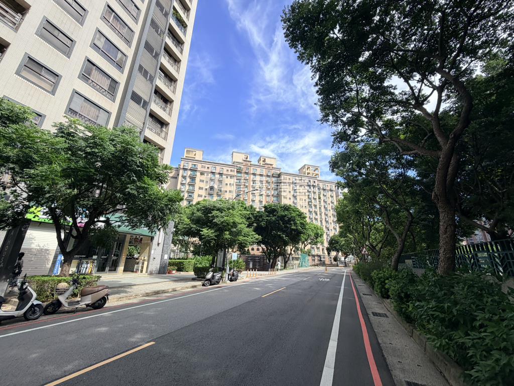 專任上城低總價套房車位房屋室內格局與周邊環境