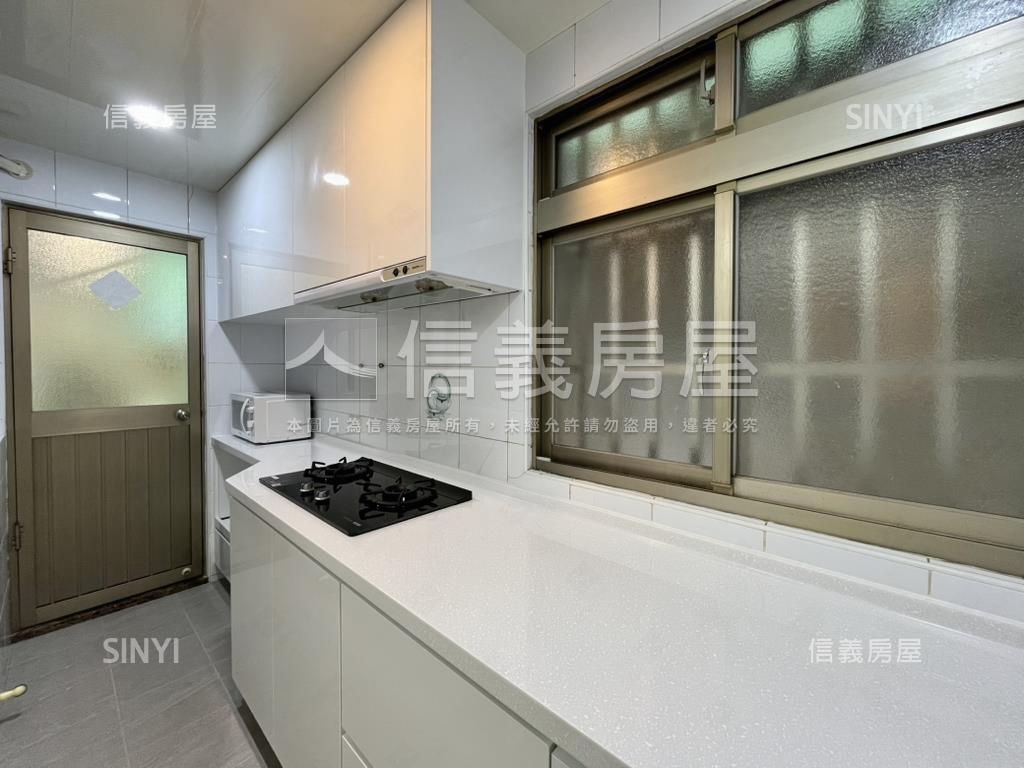 好停車邊間裝潢一樓房屋室內格局與周邊環境