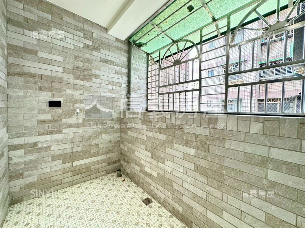 台北豪景精緻電梯三房房屋室內格局與周邊環境