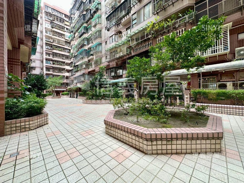 台北豪景精緻電梯三房房屋室內格局與周邊環境