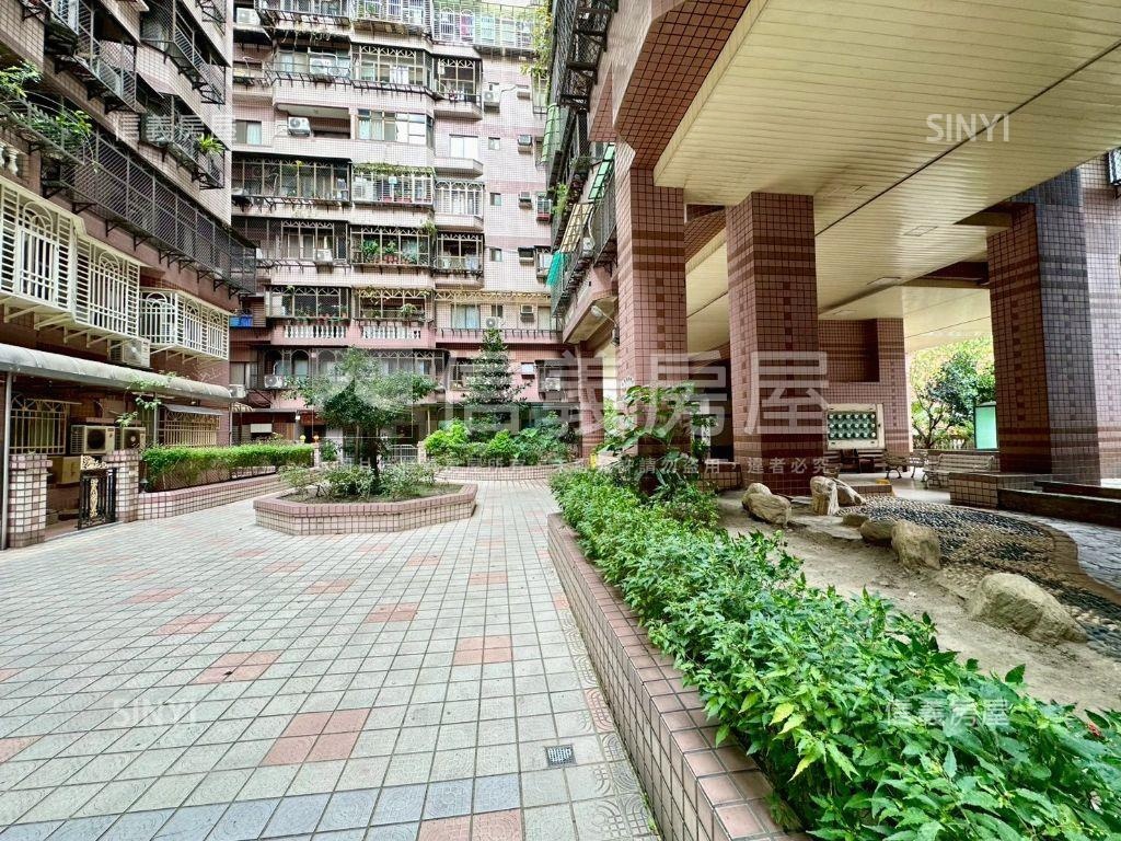 台北豪景精緻電梯三房房屋室內格局與周邊環境