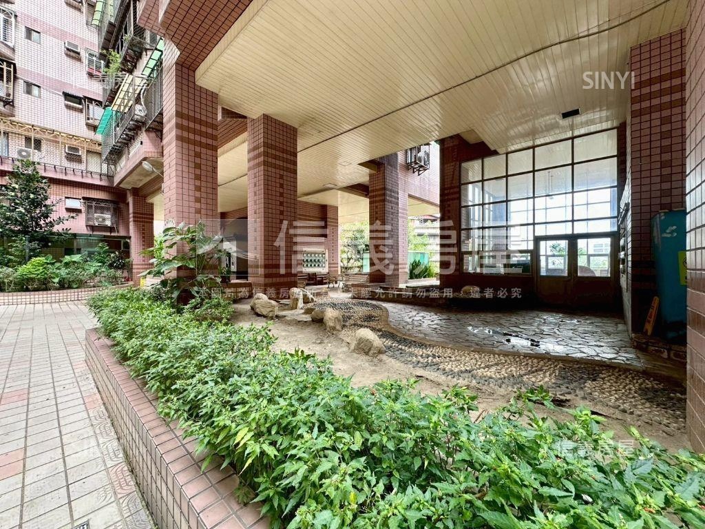 台北豪景精緻電梯三房房屋室內格局與周邊環境