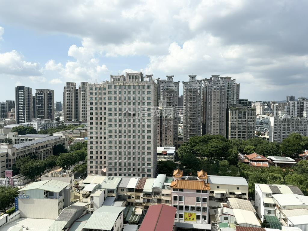 崇德文心三房平車面公園房屋室內格局與周邊環境