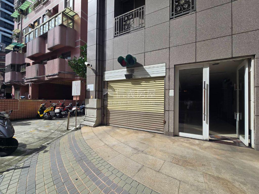正旺★成功置產好車位房屋室內格局與周邊環境