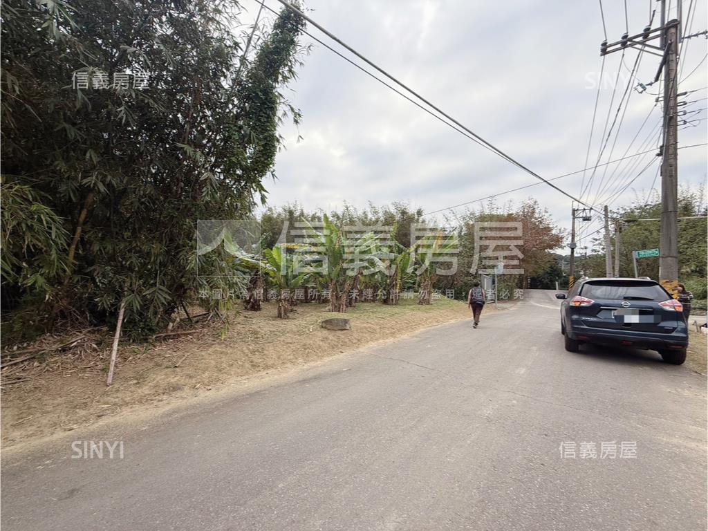 竹東近園區漂亮美地房屋室內格局與周邊環境