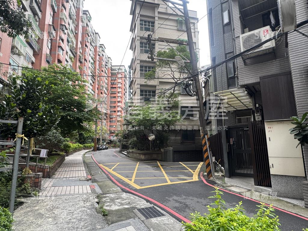 捷運住邑質感１＋１車位房屋室內格局與周邊環境