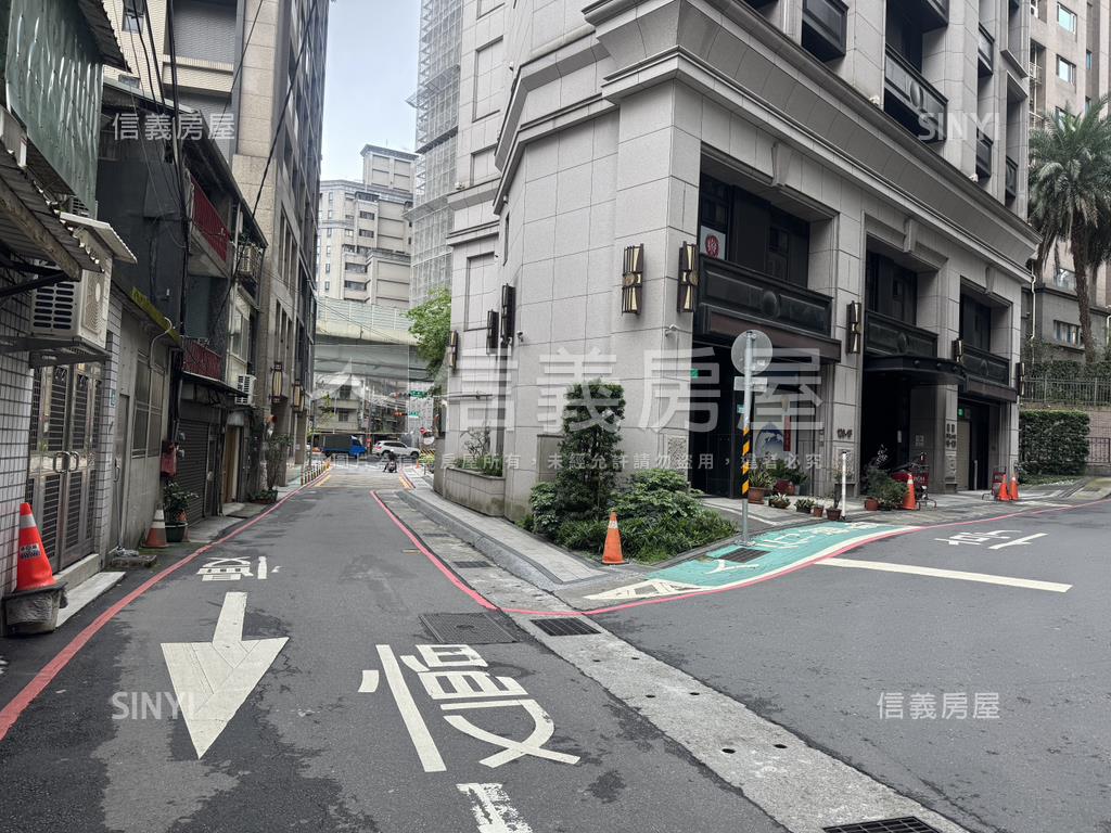 捷運住邑質感１＋１車位房屋室內格局與周邊環境