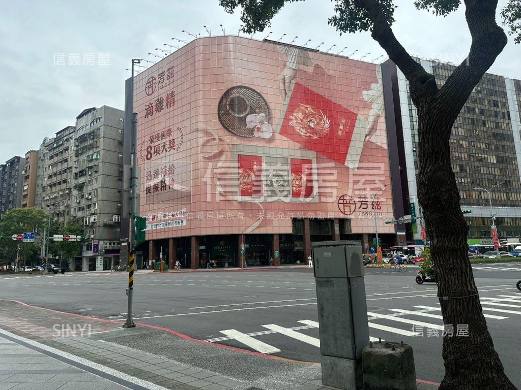 信義世貿高樓純辦１房屋室內格局與周邊環境