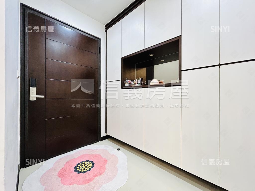 現代金典美妝兩房車位房屋室內格局與周邊環境