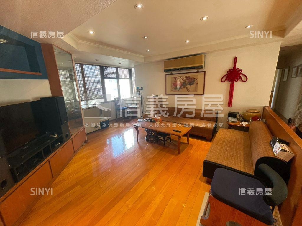 可看屋圓環採光電梯大４房房屋室內格局與周邊環境