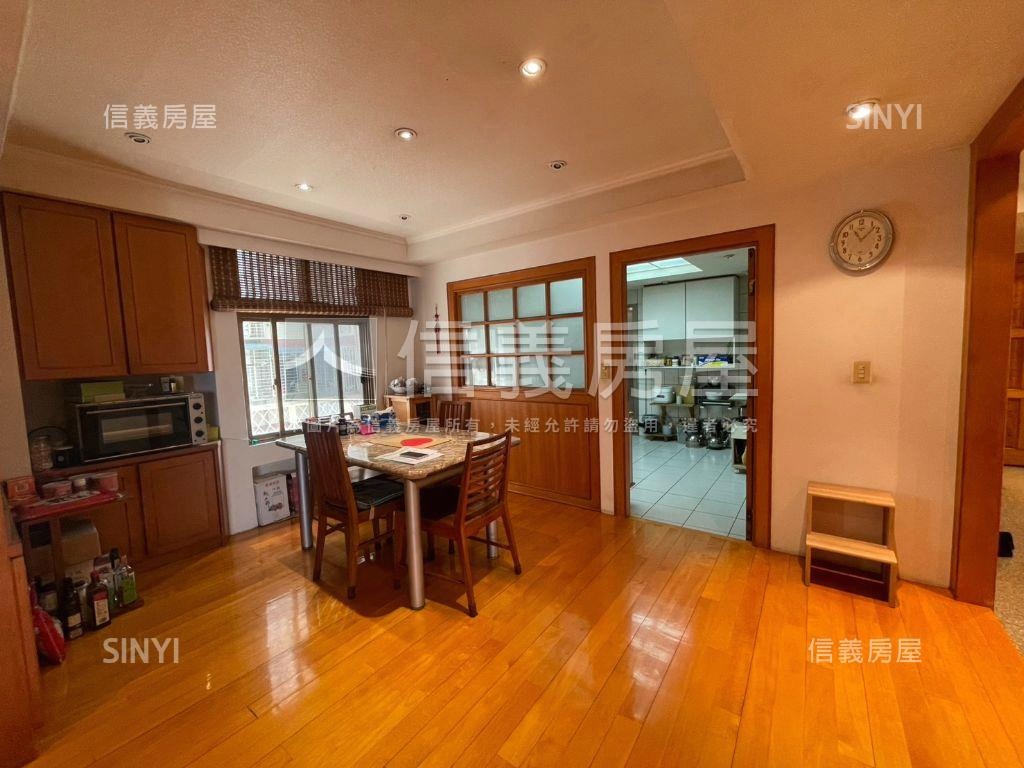 可看屋圓環採光電梯大４房房屋室內格局與周邊環境