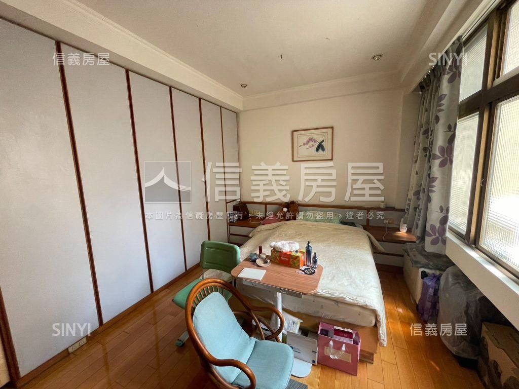 可看屋圓環採光電梯大４房房屋室內格局與周邊環境