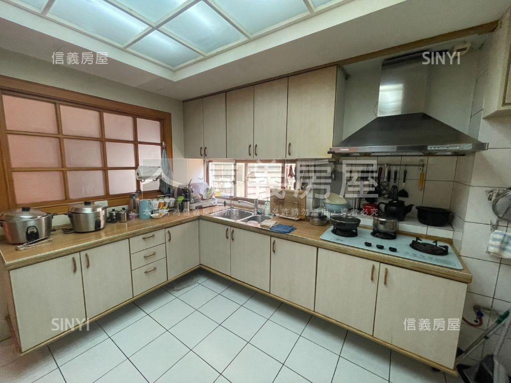 可看屋圓環採光電梯大４房房屋室內格局與周邊環境