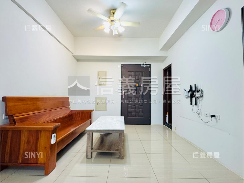 獨賣｜新化約６年３房平車房屋室內格局與周邊環境