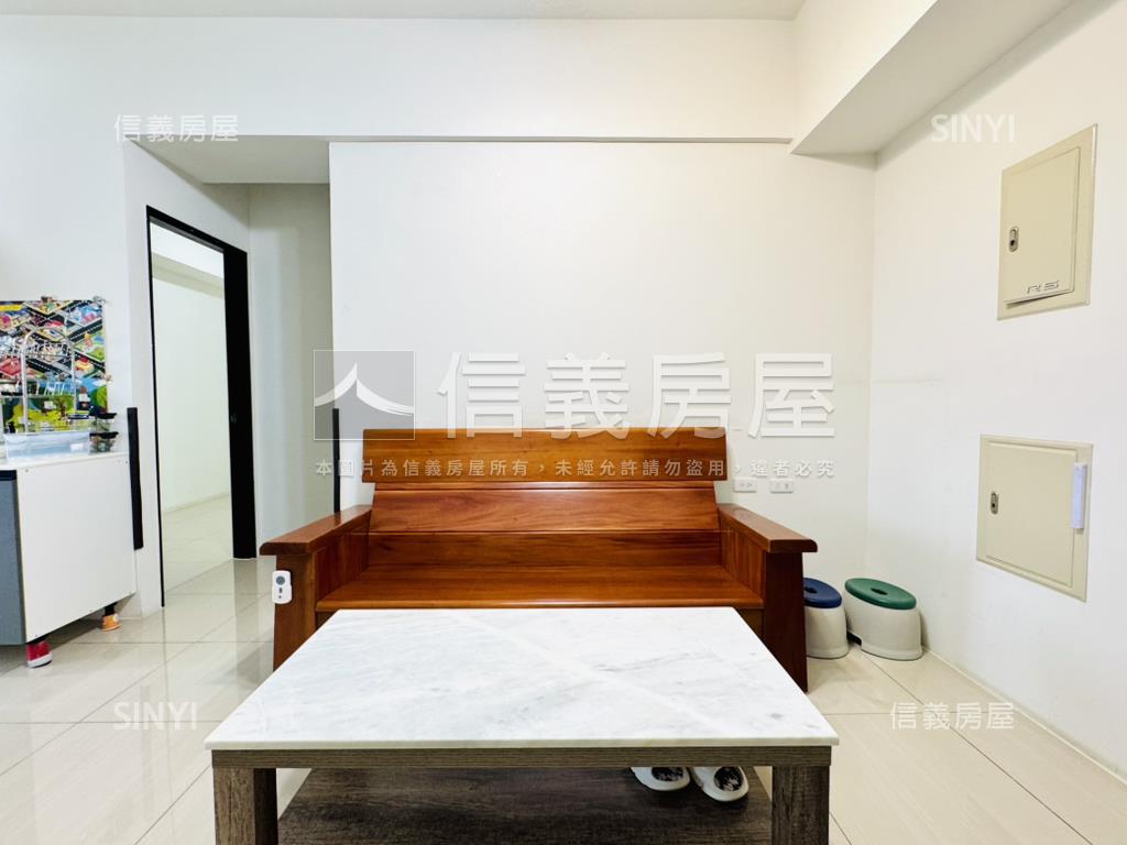 獨賣｜新化約６年３房平車房屋室內格局與周邊環境