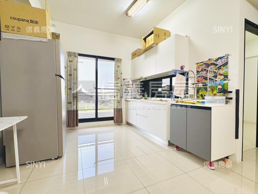 獨賣｜新化約６年３房平車房屋室內格局與周邊環境