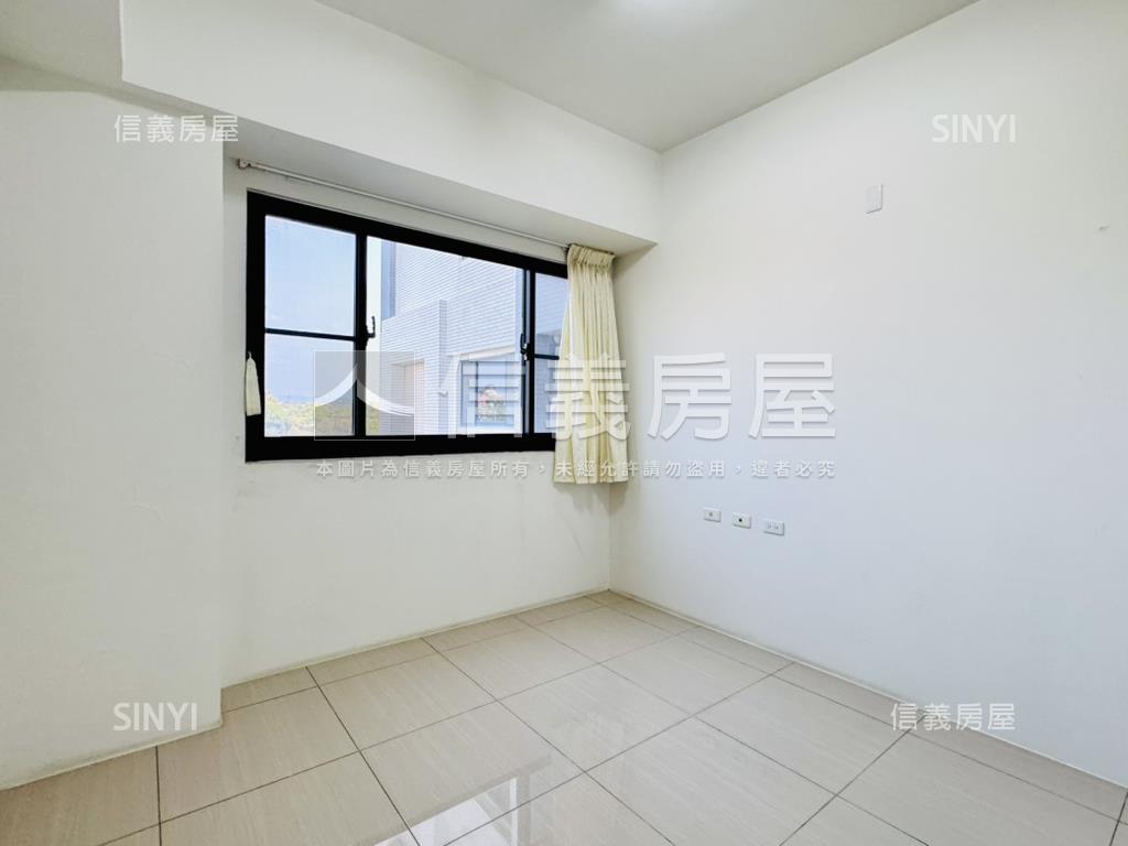 獨賣｜新化約６年３房平車房屋室內格局與周邊環境