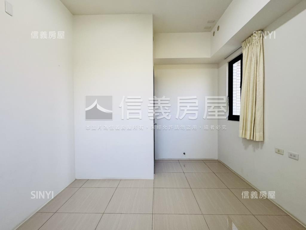 獨賣｜新化約６年３房平車房屋室內格局與周邊環境