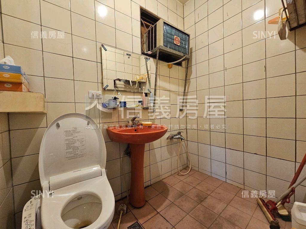 成功商圈約１３米面寬角店房屋室內格局與周邊環境