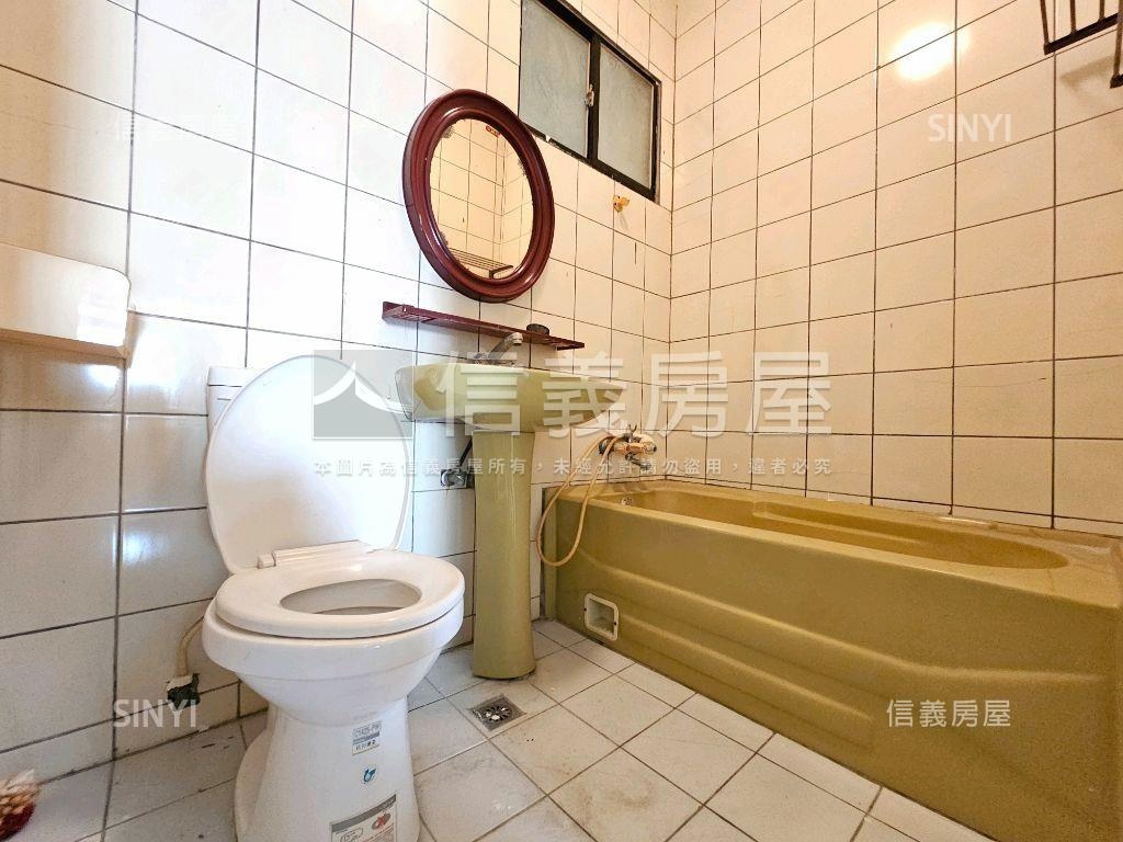 成功商圈約１３米面寬角店房屋室內格局與周邊環境