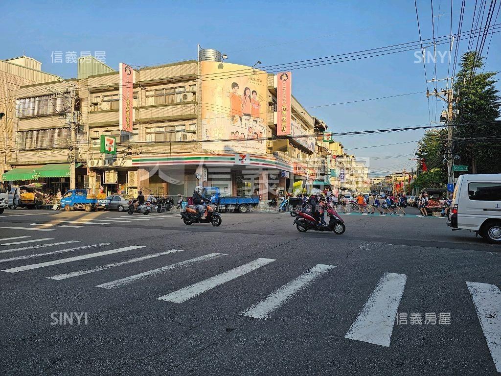 成功商圈約１３米面寬角店房屋室內格局與周邊環境