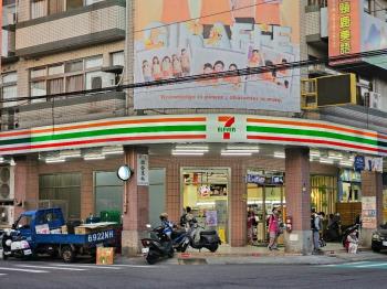 成功商圈約１３米面寬角店