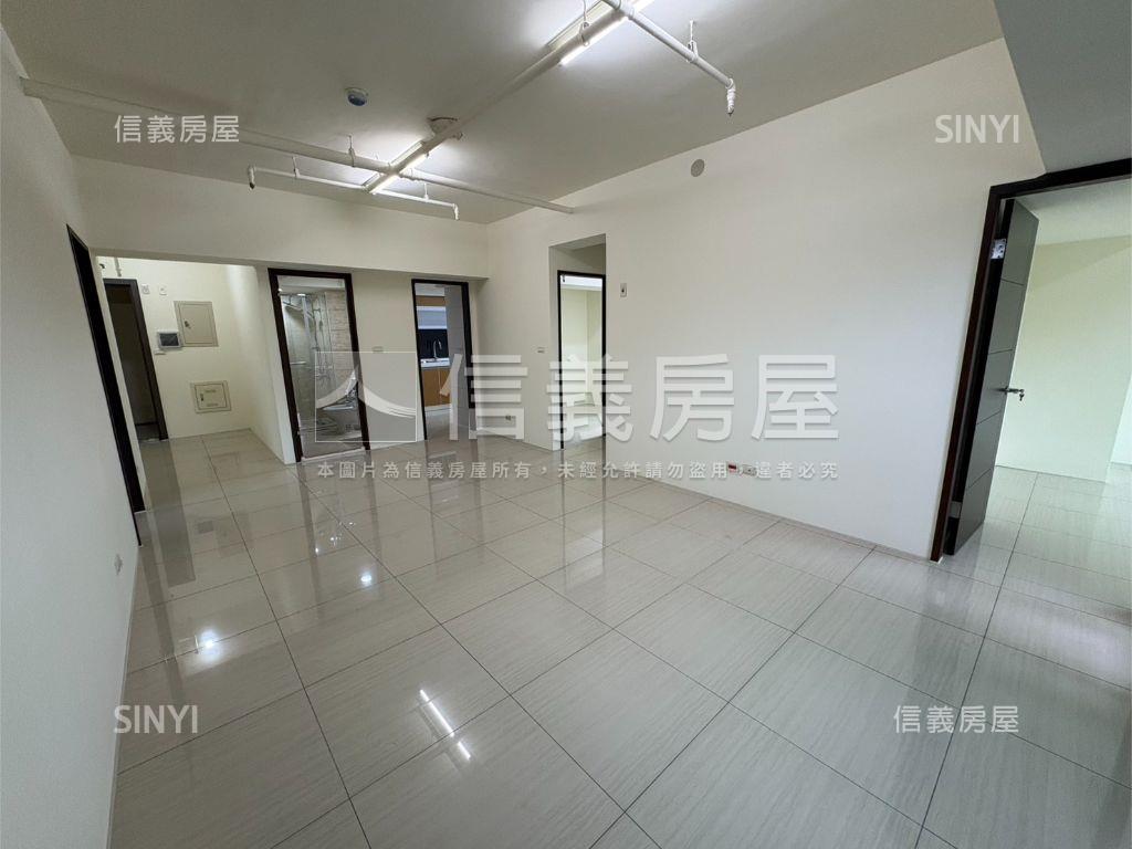 直面基隆港約５０坪大空間房屋室內格局與周邊環境