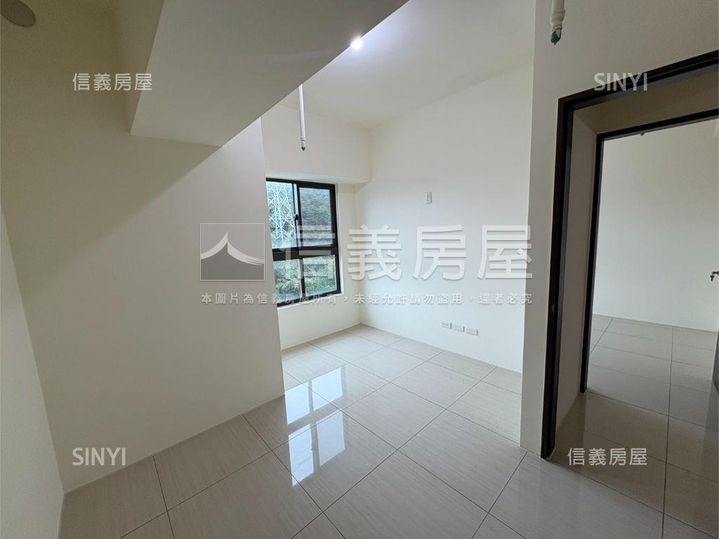 直面基隆港約５０坪大空間房屋室內格局與周邊環境