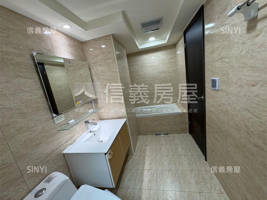 直面基隆港約５０坪大空間房屋室內格局與周邊環境