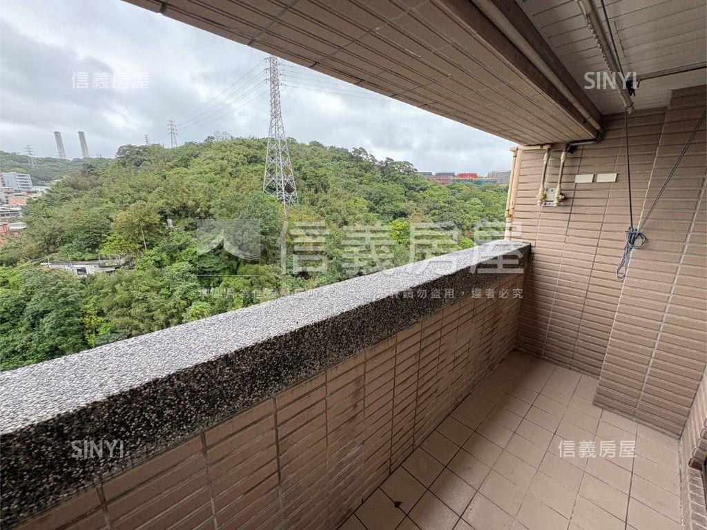 直面基隆港約５０坪大空間房屋室內格局與周邊環境