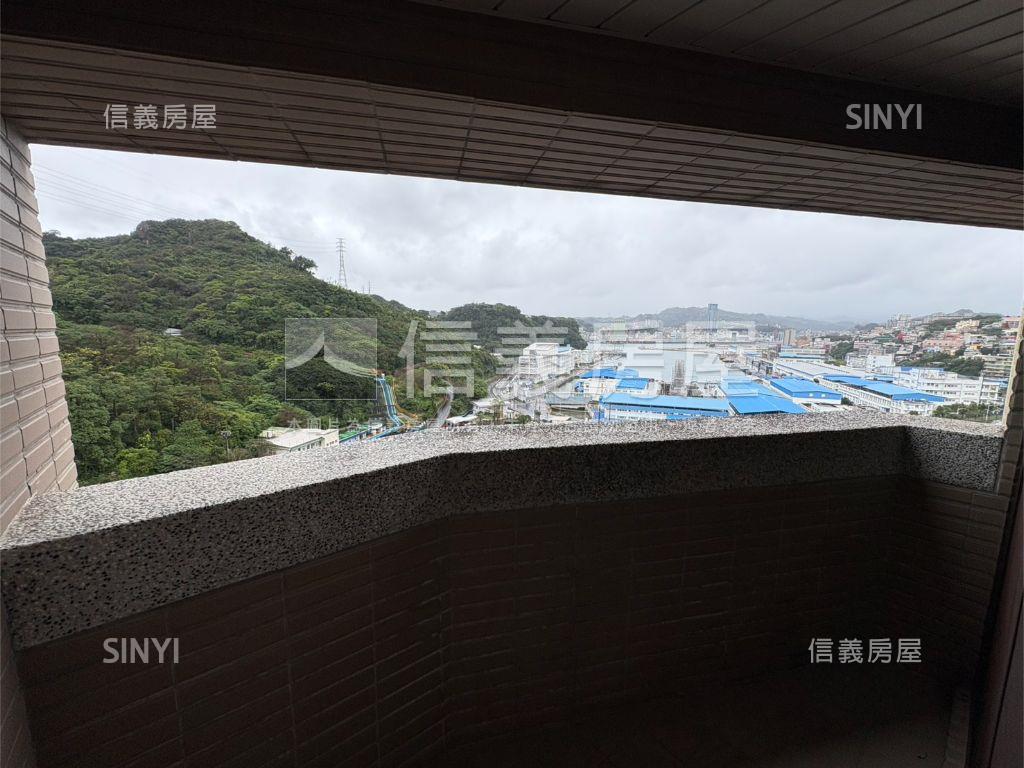 直面基隆港約５０坪大空間房屋室內格局與周邊環境