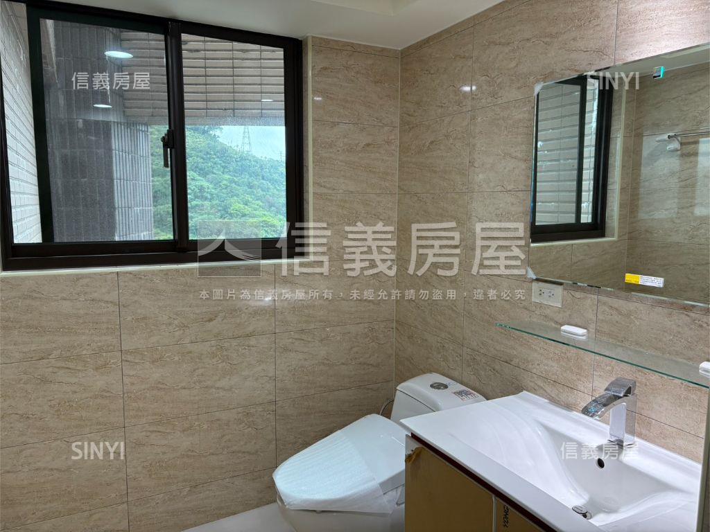 直面基隆港約５０坪大空間房屋室內格局與周邊環境