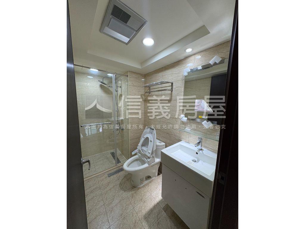 直面基隆港約５０坪大空間房屋室內格局與周邊環境