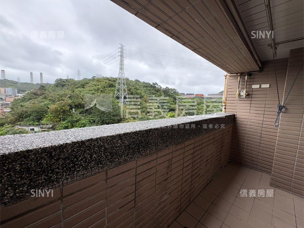 直面基隆港約５０坪大空間房屋室內格局與周邊環境