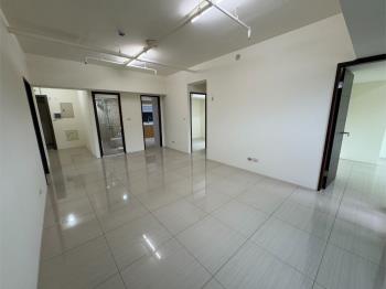 直面基隆港約５０坪大空間