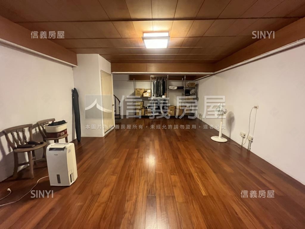 獨家！官邸特區夢幻庭院戶房屋室內格局與周邊環境