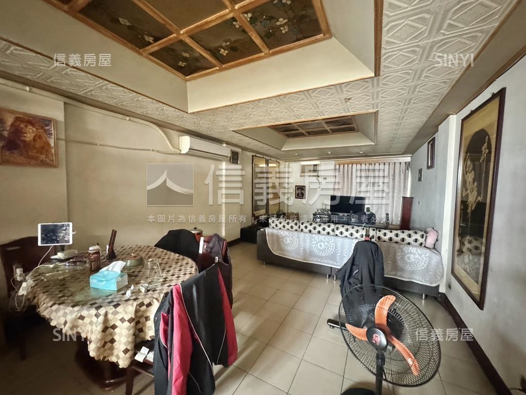 鳳山捷運．結市透店房屋室內格局與周邊環境