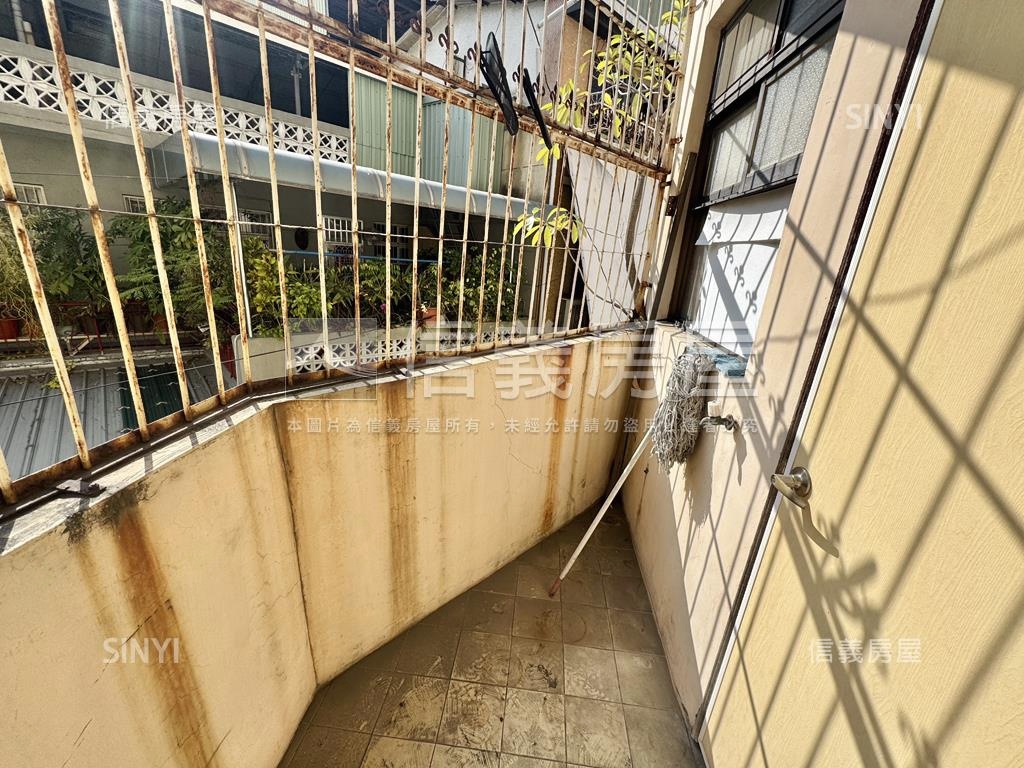 鳳山捷運．結市透店房屋室內格局與周邊環境