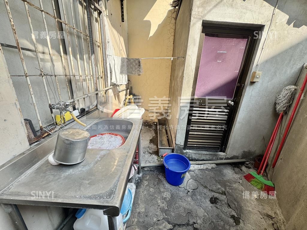 鳳山捷運．結市透店房屋室內格局與周邊環境