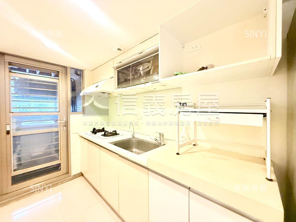 南加州Ｂ棟１６樓朝北河景房屋室內格局與周邊環境