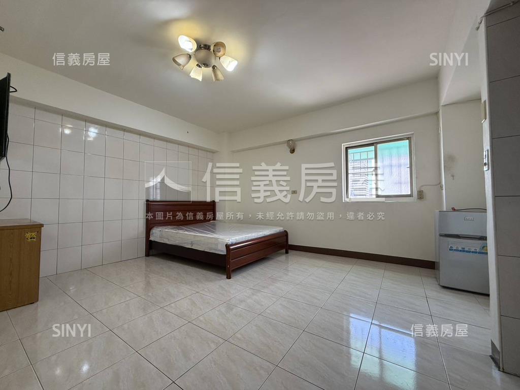 機能佳七賢二路套房房屋室內格局與周邊環境
