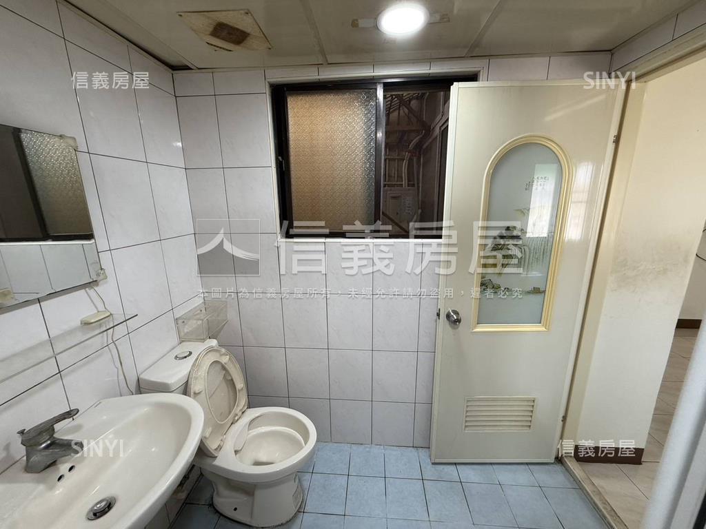 機能佳七賢二路套房房屋室內格局與周邊環境