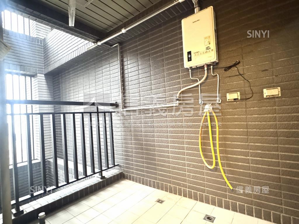 Ａ７新未來高樓大兩房車位房屋室內格局與周邊環境