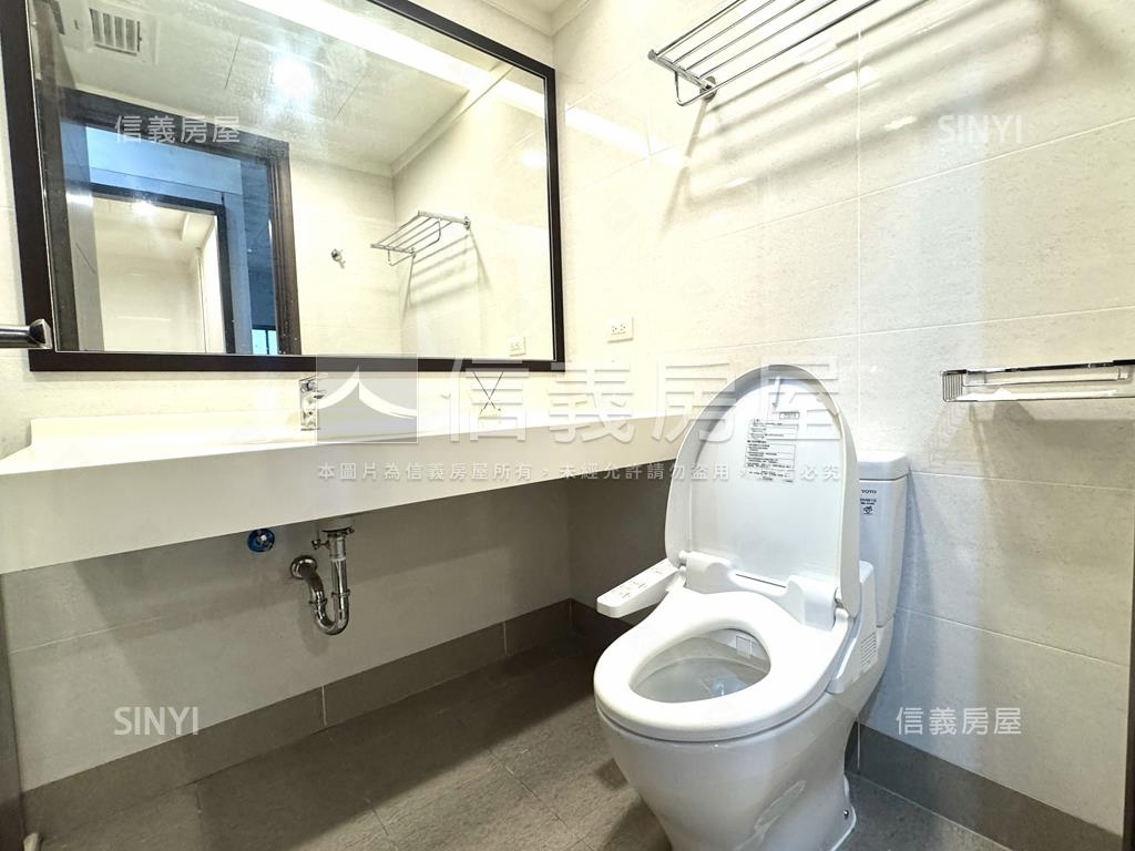 Ａ７新未來高樓大兩房車位房屋室內格局與周邊環境