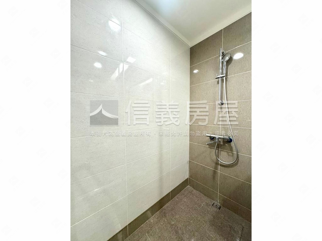 Ａ７新未來高樓大兩房車位房屋室內格局與周邊環境