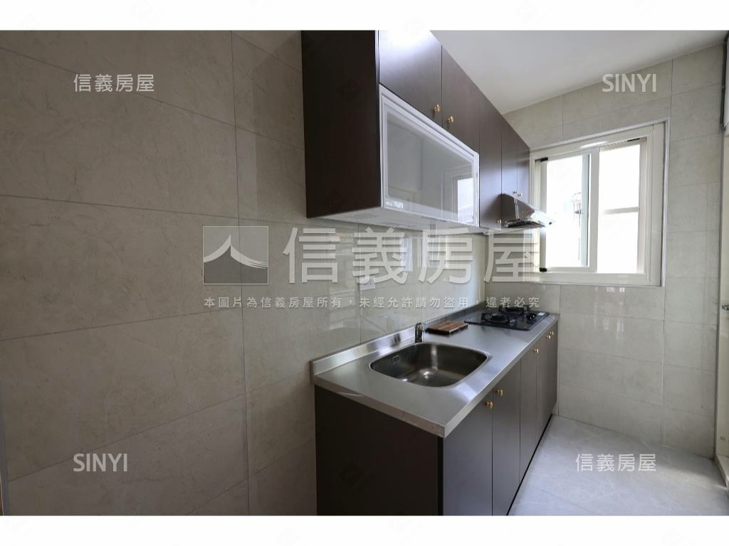 陽明商圈陽台進出美三房房屋室內格局與周邊環境