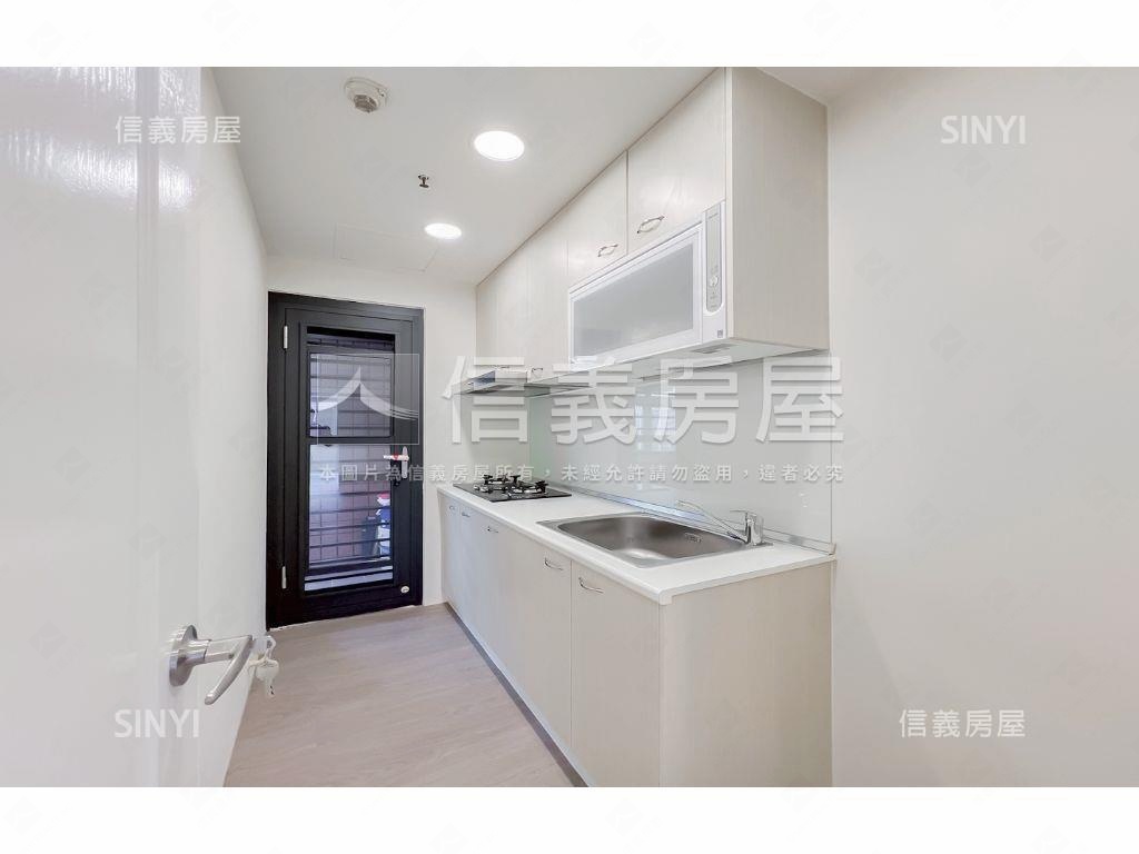 近國道逢甲三房車位新裝修房屋室內格局與周邊環境