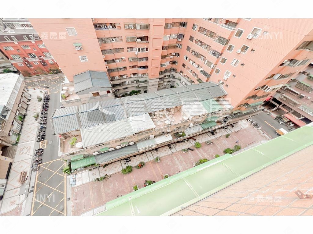 近國道逢甲三房車位新裝修房屋室內格局與周邊環境