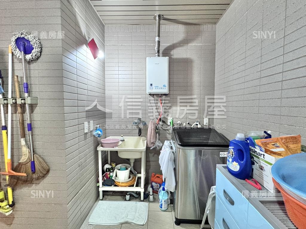 天廈高樓看七期雙平大車位房屋室內格局與周邊環境